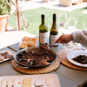 Paseo Guiado con Cata de Vinos y Comida para dos en Clos de Basella (Siurana, Girona)