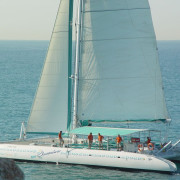 Paseo en Catamarán, Snorkel y Comida (Tarragona)