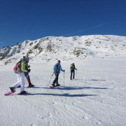 Aventura Invernal: Raquetas de Nieve y Circuito Spa para dos (Madrid)