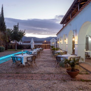 Mesa para dos: Comida o Cena para dos personas en Parador de Guadalupe (Cáceres)