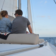 Salida Diurna en Catamarán con Música y Bebida (Barcelona)