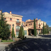 Escapada con Masaje o Cena en Habitación Doble o Suite con Jacuzzi de Hotel Segovia Sierra de Guadarrama 4* (Segovia)