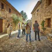 Visita Guiada por Siurana Medieval con Comida en el Refugi y Visita a Bodega con Cata en Cellers Baronia del Montsant (Tarragona)