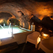 Circuito Spa en Casa Rural & Spa La Graja 3* y Visita a Bodega del Nero, Degustación de 2 Vinos y Queso para dos (Chinchón, Madrid)