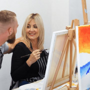 Sesión Art & Wine: Taller de Pintura y Vino con Opción a Aperitivo (Barcelona)