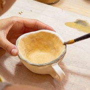 Taller de Cerámica: Crea tu Taza Personalizada (Barcelona)