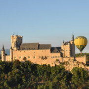 Vuelo en Globo, Cava con Fotos y Almuerzo (Segovia, Ocaña o Aranjuez)