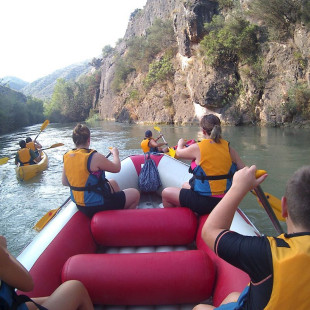Rafting en el Cañón de Almadenes con Visita a 3 Cuevas: los Monigotes, la Nutria y el Puerto (Calasparra, Murcia)
