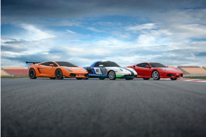 conciencia Malentendido Estricto Trío de coches en circuito corto: Ferrari, Lamborghini y Porsche.