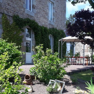 Séjour en Chambre d'Hôte avec Dîner et Accès à l' Espace Bien-Être dans La Maison de la Fontaine (Souleuvre en Bocage, Calvados - 14)