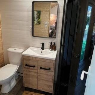 Séjour en Tiny House La Scarabane des Chassaing avec Jacuzzi Privatif (Sassenay, Saône-et-Loire - 71)
