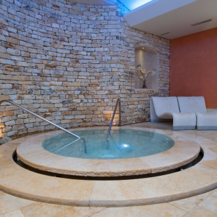Séjour en Chambre Luxe avec Menu et Spa à l’Auberge de Cassagne 5* (Le Pontet, Vaucluse - 84)