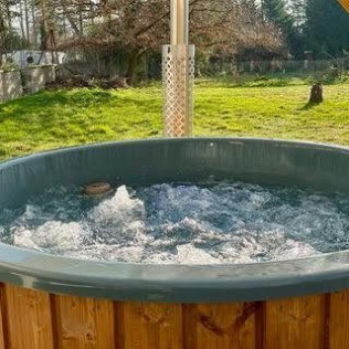 Séjour Insolite dans La Scarabane des Chassaing avec Diner et Jacuzzi (Sassenay, Saône-et-Loire - 71)