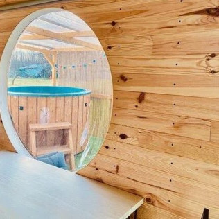Séjour en Tiny House La Scarabane des Chassaing avec Jacuzzi Privatif (Sassenay, Saône-et-Loire - 71)