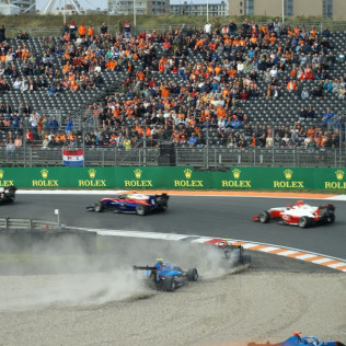 Survol du Mans et du Circuit des 24 heures du Mans (Le Mans, Sarthe - 72)