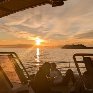 Croisière d’une Journée avec Baignade au Parc National des Calanques (Marseille, Bouches-du-Rhône - 13)