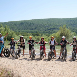 Balade en Trottinette Électrique Tout-Terrain au village de Castellane et autour du Lac de Castillon (Alpes-de-Haute-Provence - 04)