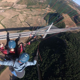 Baptême de Parapente en Biplace : Vol Long Courrier (Millau, Occitanie - 12)