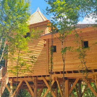 Séjour Insolite Cabane dans les Arbres avec Jacuzzi Privatif à La Féérie des Anges (Illoud, Haute-Marne - 52)