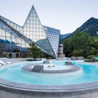 Entrée Classique au Spa de Caldea et Nuit avec Dîner à l'Hôtel Montané 3* pour deux (Andorre)