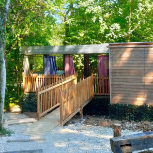 Séjour Insolite en Forêt avec Jacuzzi Privatif à La Féérie des Anges (Illoud, Haute-Marne - 52)