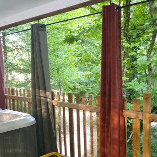 Séjour Insolite en Forêt avec Jacuzzi Privatif à La Féérie des Anges (Illoud, Haute-Marne - 52)