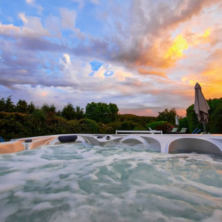 Week-end Insolite de 2 nuits en Chambre d'Hôtes avec Jacuzzi à Belloréade (Belloc, Ariège - 09)