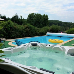Séjour Romantique en Chambre d'Hôtes avec Jacuzzi à Belloréade (Belloc, Ariège - 09)