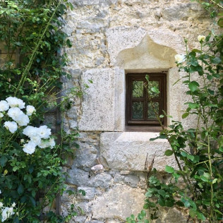 Séjour en chambre “Adonaï” avec Petit-Déjeuner au Château de Montanges (Montanges, Ain - 01)