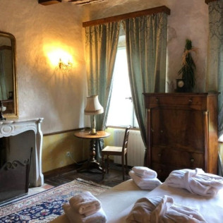 Séjour en chambre “Adonaï” avec Petit-Déjeuner au Château de Montanges (Montanges, Ain - 01)