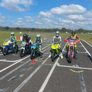 Stage de Pilotage Moto sur Circuit de Vitesse (Gironde/ Charente-Maritime/ Deux-Sèvres)