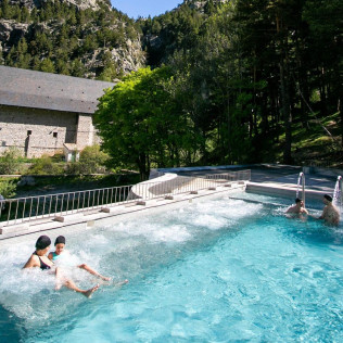 Circuit Spa et Déjeuner ou Dîner pour Deux au Balneario Panticosa 4* (Huesca, Espagne)