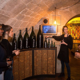 Visite Guidée et Dégustation de Vins Premium aux Caves du Louvre pour deux (Paris, Île-de-France - 75)