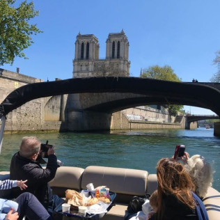Croisière Privée sur la Seine au Départ du Pont d'Issy (Paris, Île-de-France - 75)
