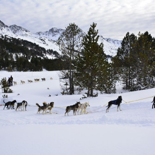 Séjour avec Circuit Spa à l'Hôtel Roc Blanc 4* et Motoneige pour deux (Andorre)