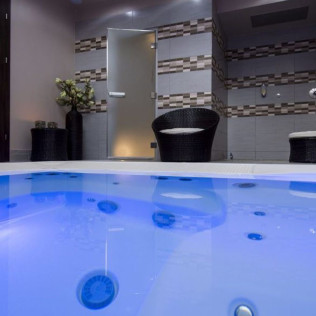 Spa, Jacuzzi et Hammam Privatifs avec Piscine Privative pour deux à l'Espace Zen'Ing (Gondecourt, Nord - 59)