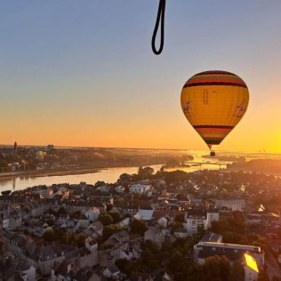 Vol en Montgolfière Privilège à bord d'une nacelle privatisée pour deux  (Contres, Loir-et-Cher - 41)