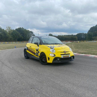 Stage de Pilotage Fiat Abarth 500 Competizione pour Enfants (12 circuits) 