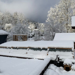 Séjour de 2 nuits avec Petit-déjeuner, Accès Espace Détente et Forfait Ski ou Descente en Rafting au Gîte Chalet Esprit (Morillon, Haute-Savoie - 74)