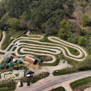 Pilotage de Cabriolet Électrique pour Enfants au Gyroparc (Plouharnel, Bretagne- 56)