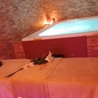 Rituel Rêve de Marrakech : Hammam Traditionnel avec Jacuzzi, Massage et Soins au Cosmology Beauty Spa (Marseille, Bouches-du-Rhône - 13)