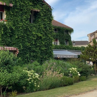Séjour avec Petit Déjeuner à l'Hôtel Du Commerce (Amou, Landes - 40)