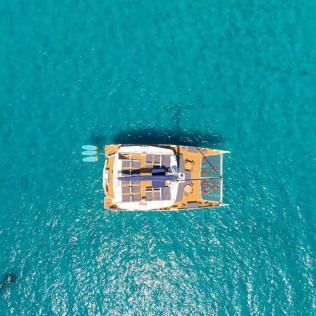 Sortie en Catamaran d’une Journée avec Repas (Var / Bouches-du-Rhône / Alpes-Maritimes)