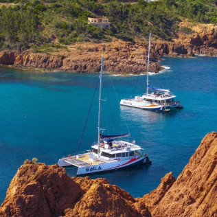 Sortie en Catamaran d’une Journée avec Repas (Var / Bouches-du-Rhône / Alpes-Maritimes)