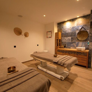 Circuit Spa avec Massage et Déjeuner au Restaurant à l'Hôtel Les Oliviers (Loriol-sur-Drôme, Drôme - 26) 
