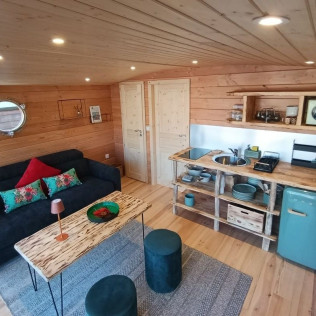 Séjour en Logement Insolite : Nuit sur La Toue Belle de Maine avec Petit-déjeuner (Angers, Maine-et-Loire- 49)