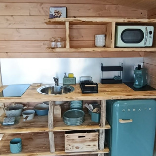 Séjour en Logement Insolite : Nuit sur La Toue Belle de Maine avec Petit-déjeuner (Angers, Maine-et-Loire- 49)
