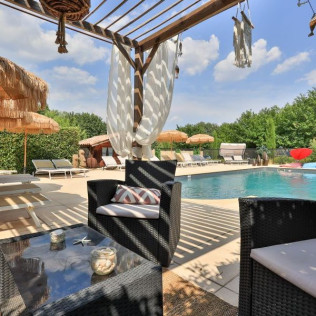 Week-end avec Spa à l'Hôtel Déjeunez sous l'Arbre (Rousset, Bouches-du-Rhône - 13)