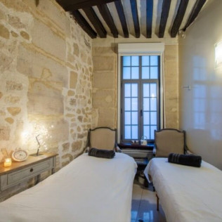 Massage du Dos à Beauté Noble Paris (Île-de-France- 75)