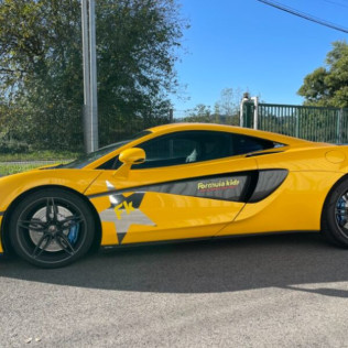 Stage de Pilotage McLaren 540C pour Enfants (12 circuits) 